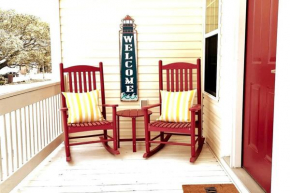 Walk to the Beach-Sleeps 10 and Golfcart